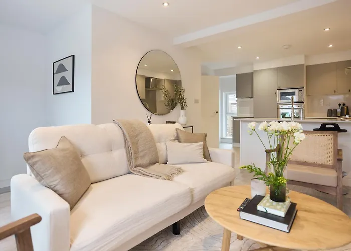 The Kingswood Place - Modern 2Bdr With Terrace