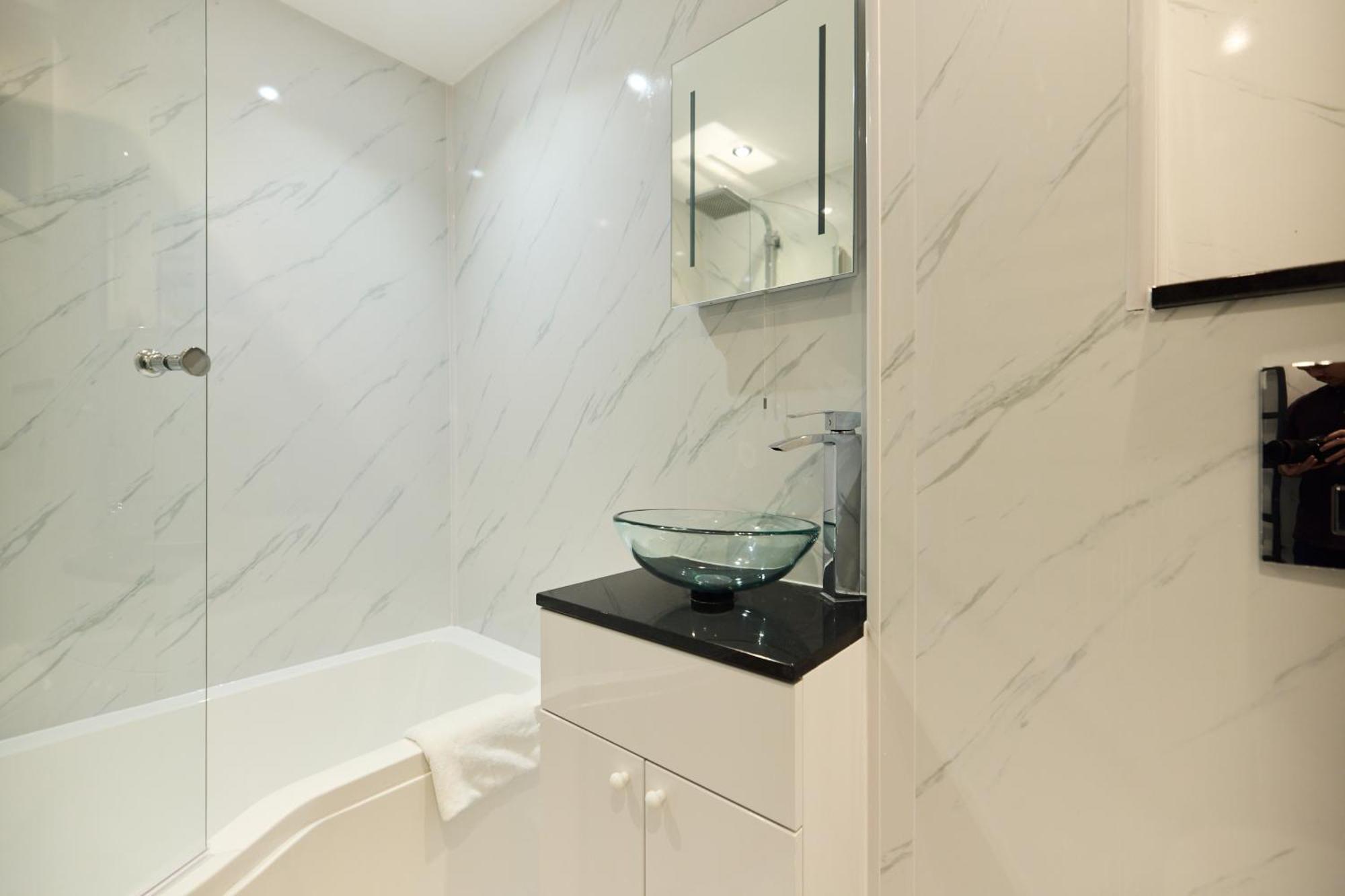 The Kingswood Place - Modern 2bdr With Terrace *