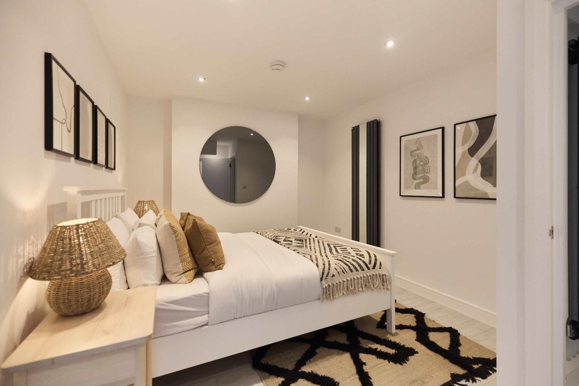 The Kingswood Place - Modern 2bdr With Terrace Appartamento
