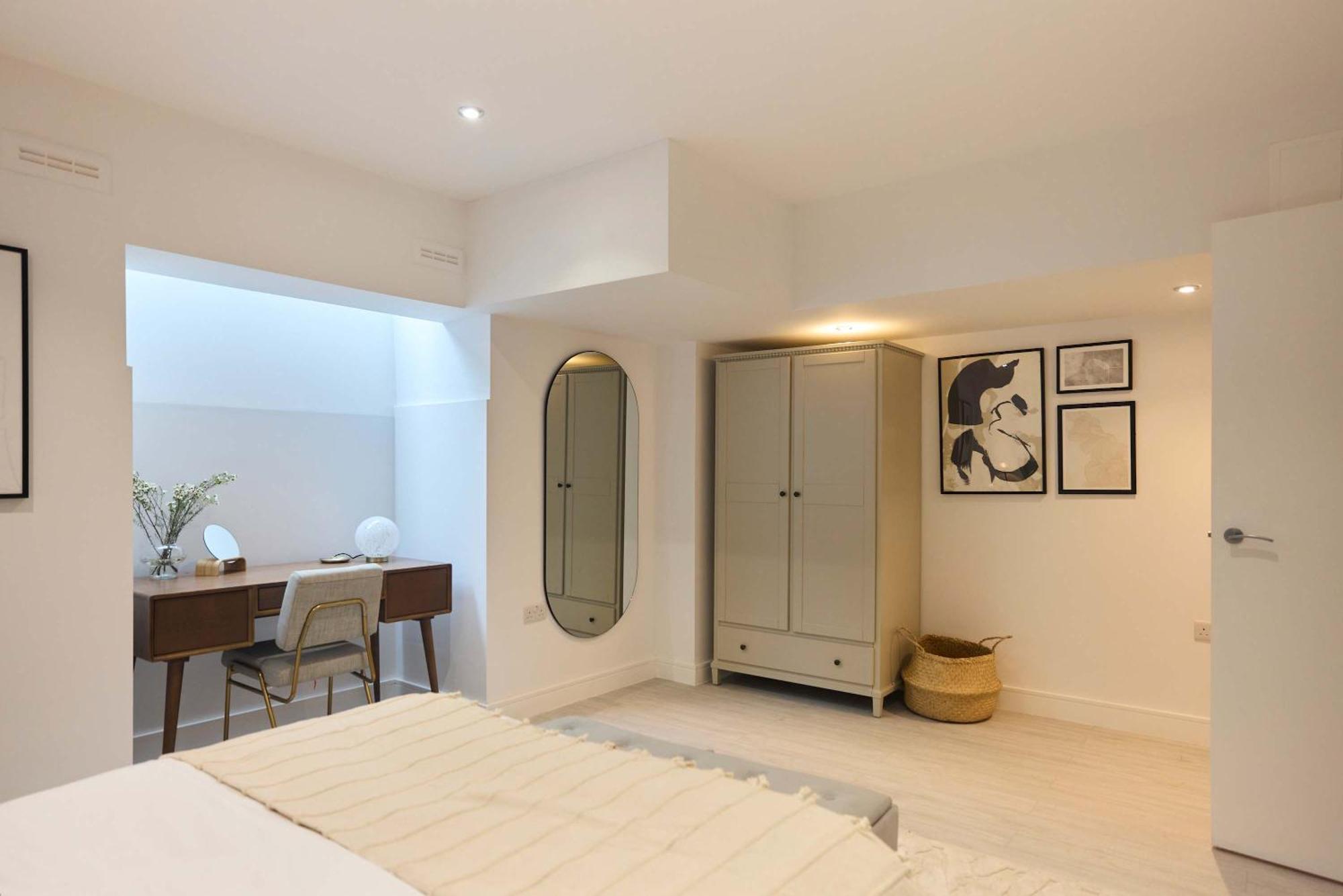 The Kingswood Place - Modern 2bdr With Terrace Appartamento